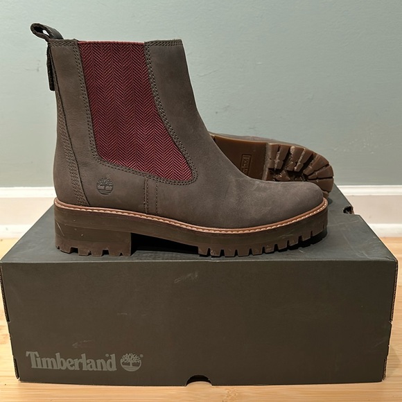 Timberland Courmayeur Valley Chelsea Boot - Picture 1 of 6